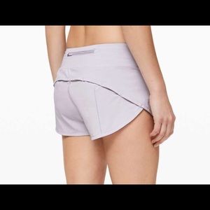 Lululemon 2.5” Speed Up Short in Silver Lilac